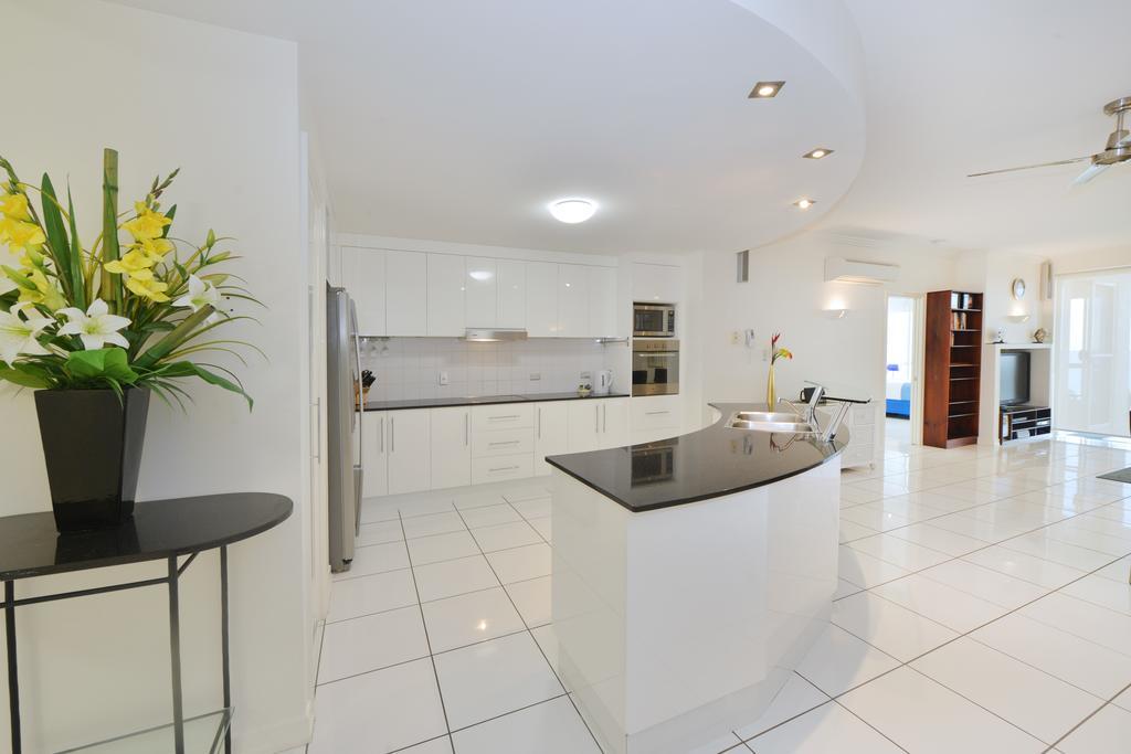 Three-Bedroom Apartment with Ocean View,422188275:JPEG