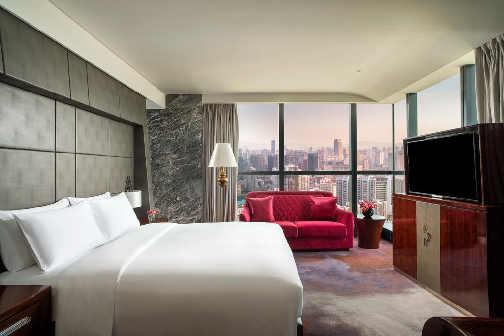 Luxury King Room with City View