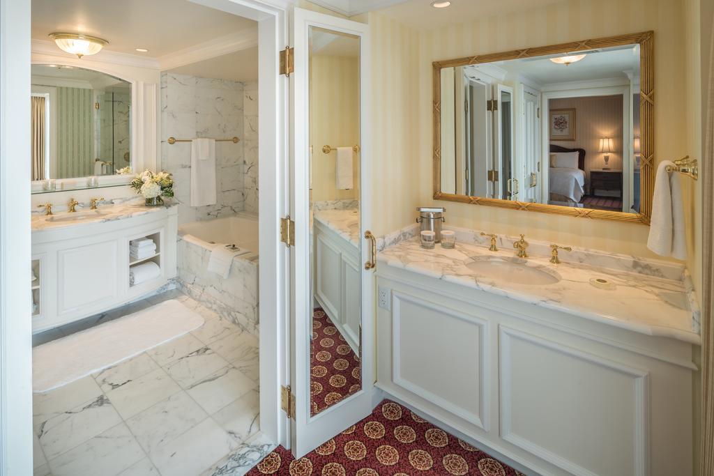 Premium King Room