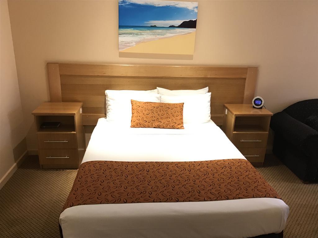 Executive Queen Room