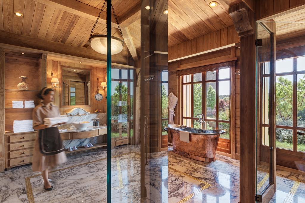 Exception Suite (4Adults+ 2Children)