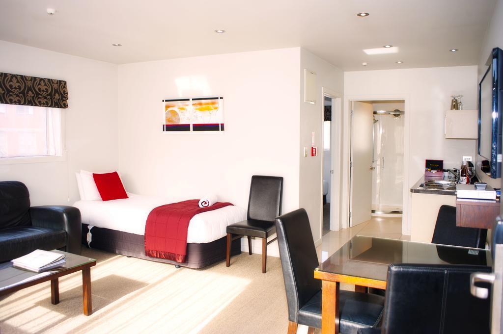 One-Bedroom Apartment (3 Adults)