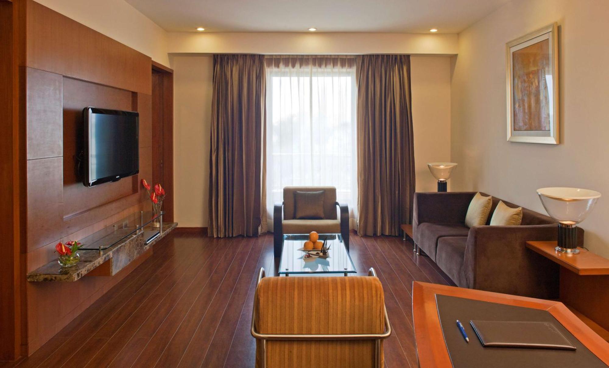 Suite 1 Bed Happy Hours 0100 PM to 0600 PM 11 Airport Transfers Pick up drop to Worldmark Aerocity subject to car availability,1543921102:JPEG