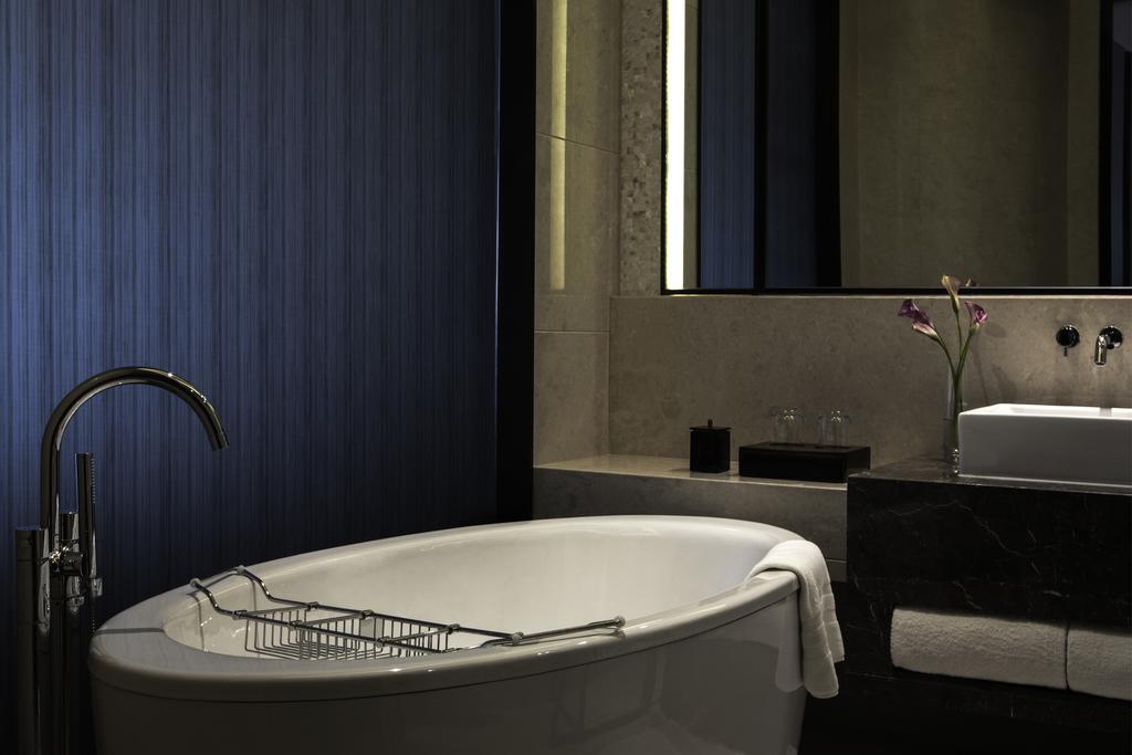 Superior King Room with City View,572984127:JPEG