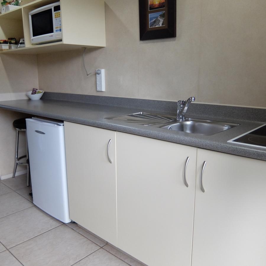 One-Bedroom Apartment (5 Adults)