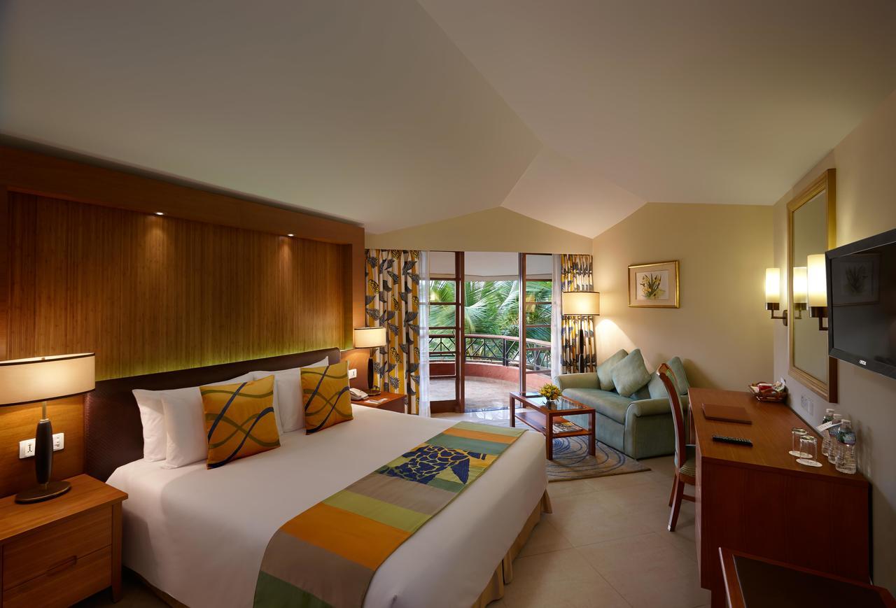 Superior Room with Bathtub,769696126:JPEG