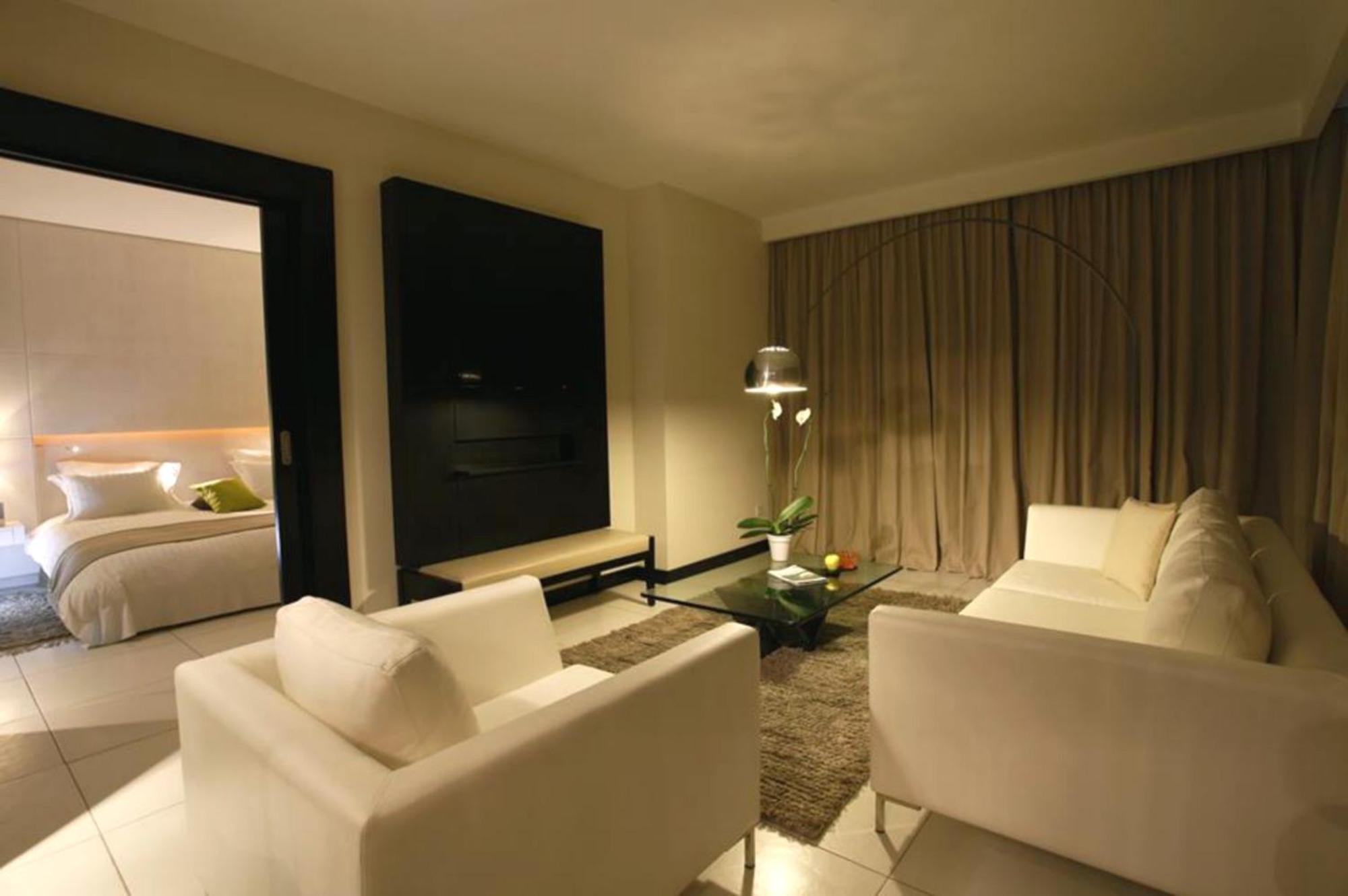Suite (2 Adults),511877073:JPEG