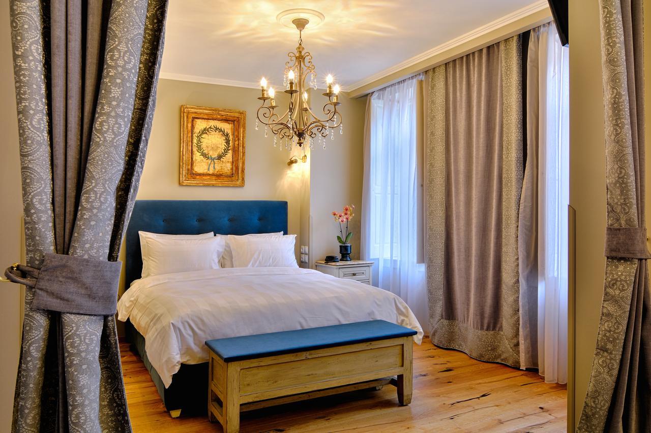 One-Bedroom Suite Sofa Bed