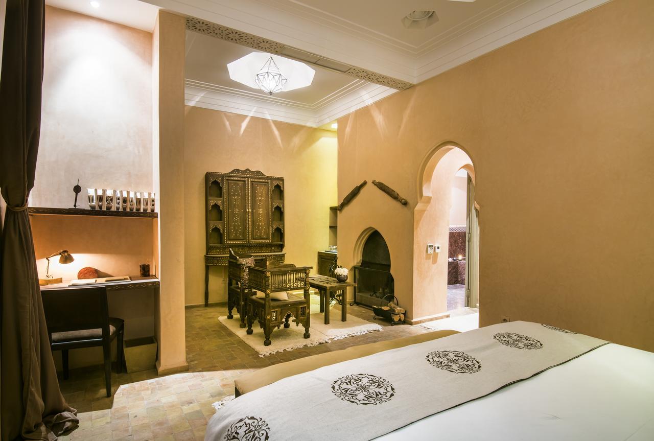 Deluxe King Room,1590379483:JPEG