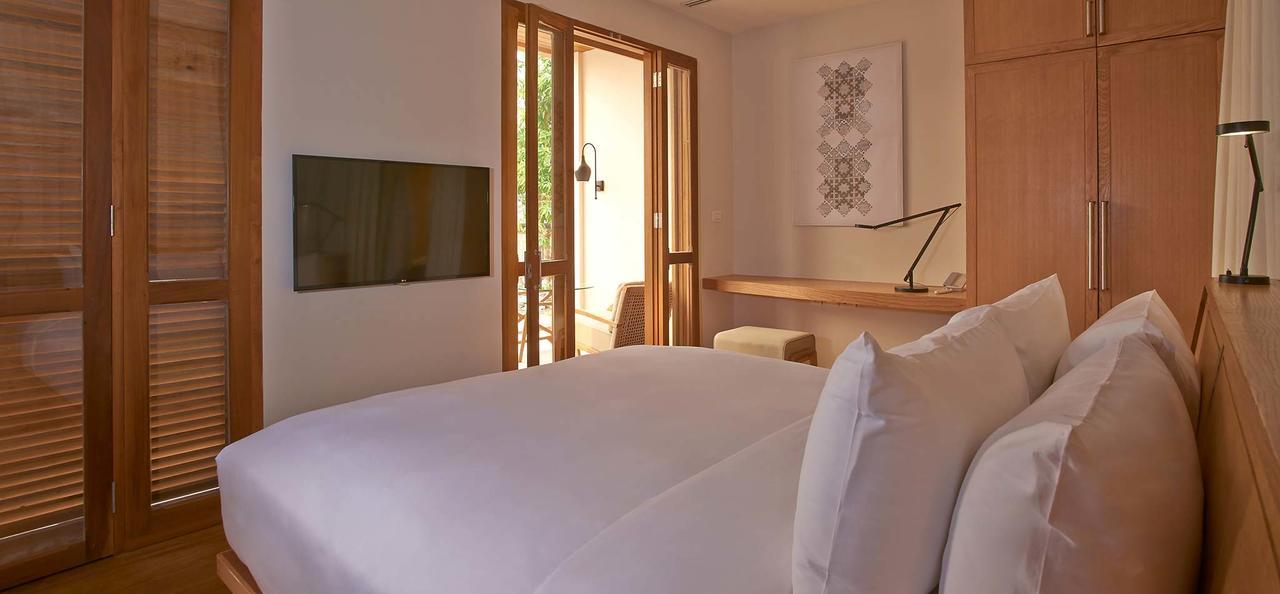AVANI Deluxe Room