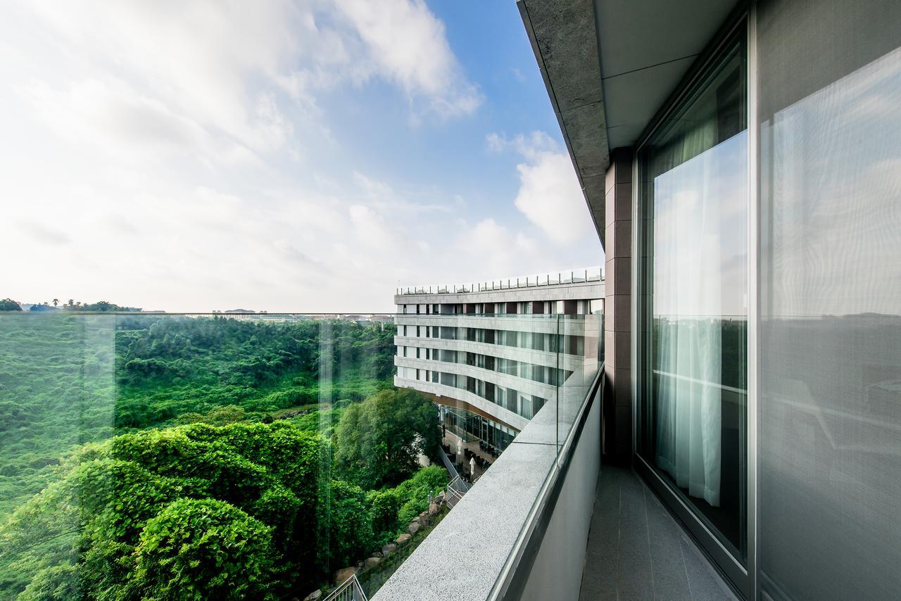 Deluxe Double Room with Cliff View