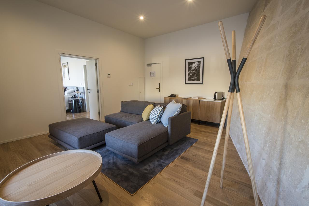 Corner Suite with Sea View,538637508:JPEG