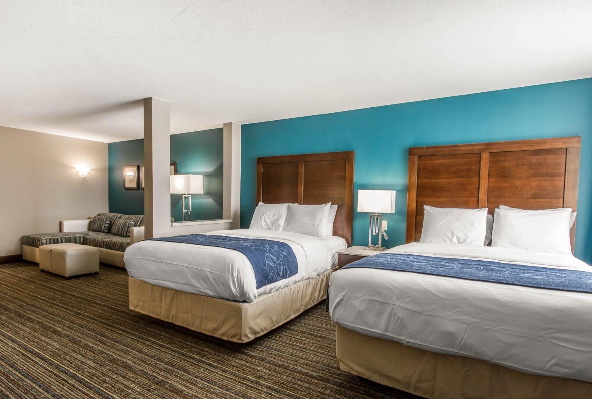 Queen Suite with Two Queen Beds - Accessible/Non-Smoking