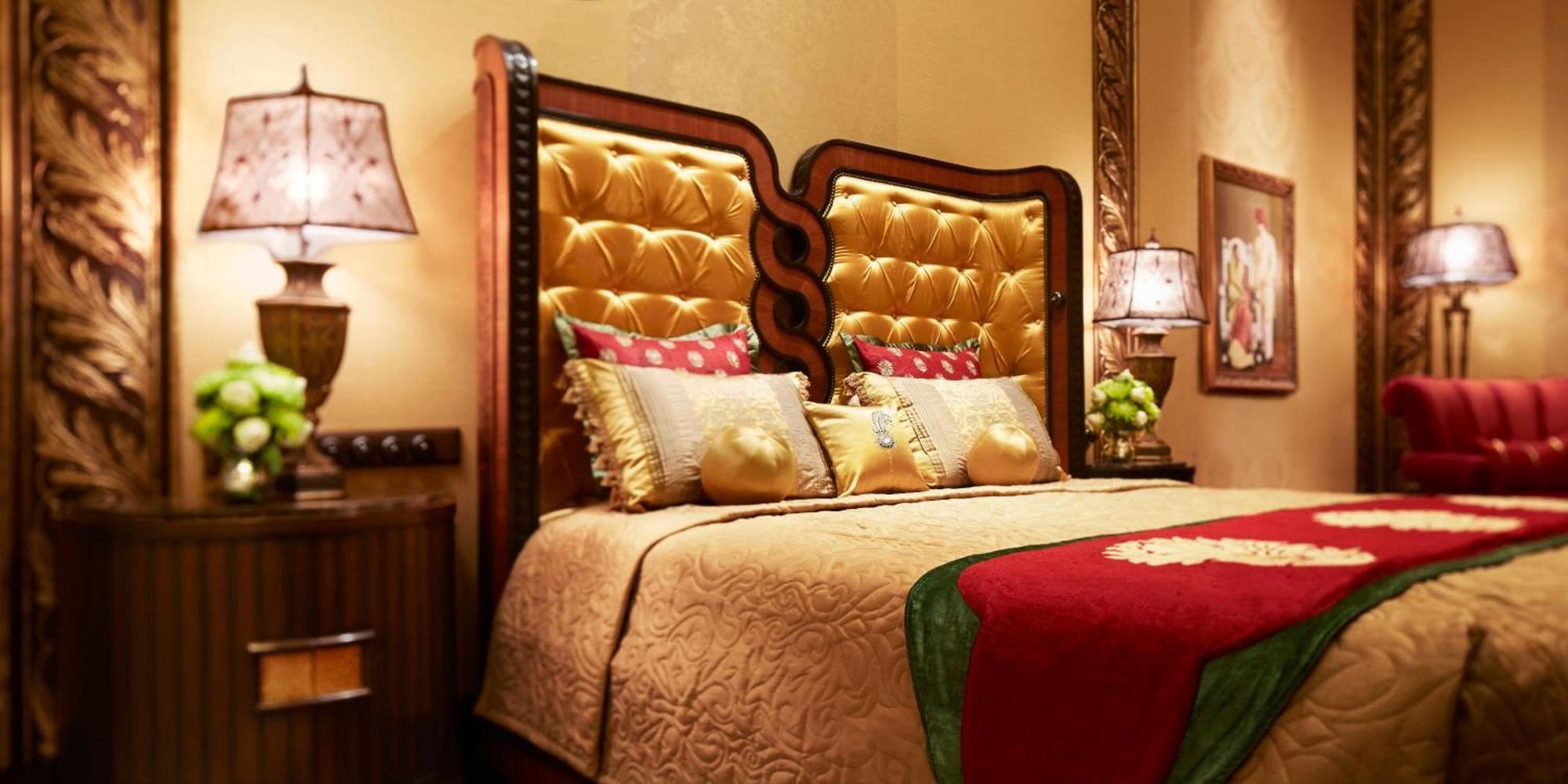 Grand Royal Suite Garden view