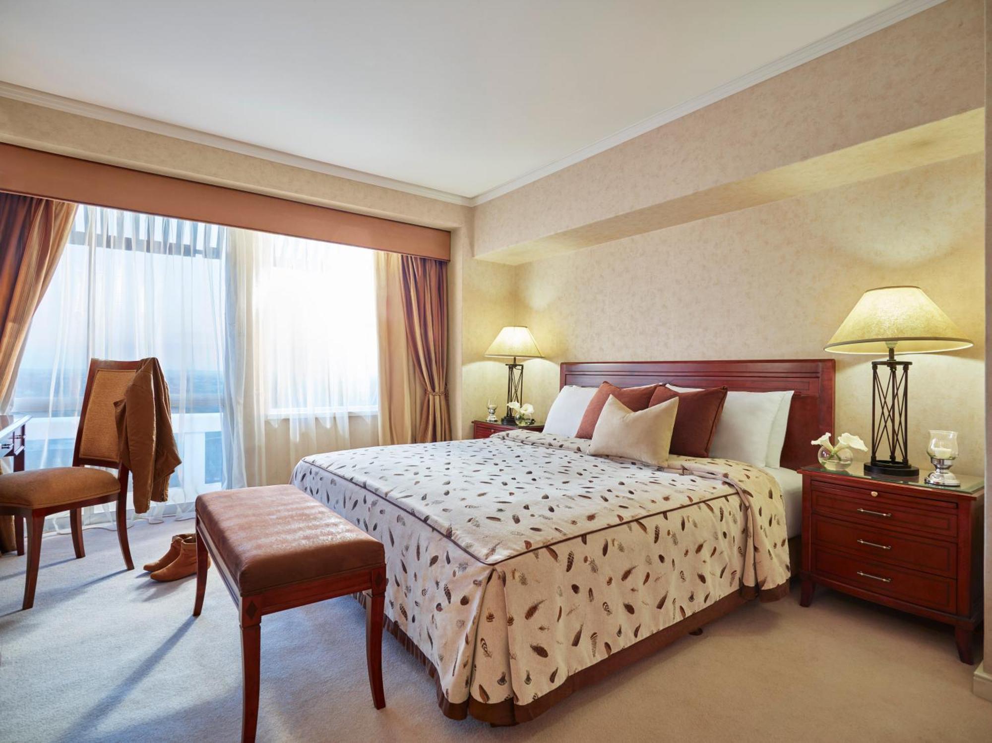 Queen Room