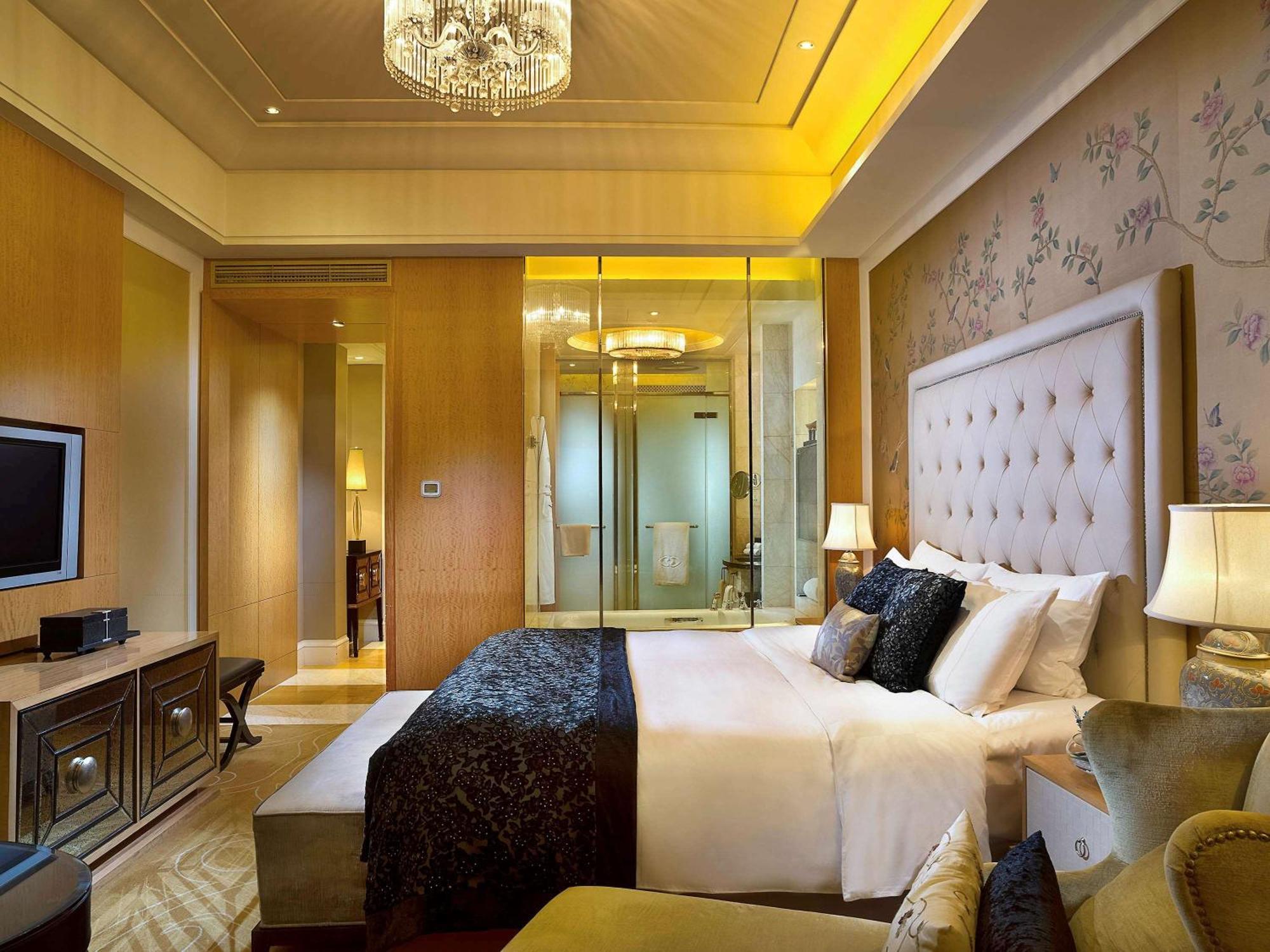 Executive Deluxe King Room
