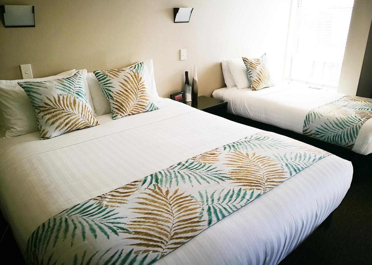 One-Bedroom King Suite