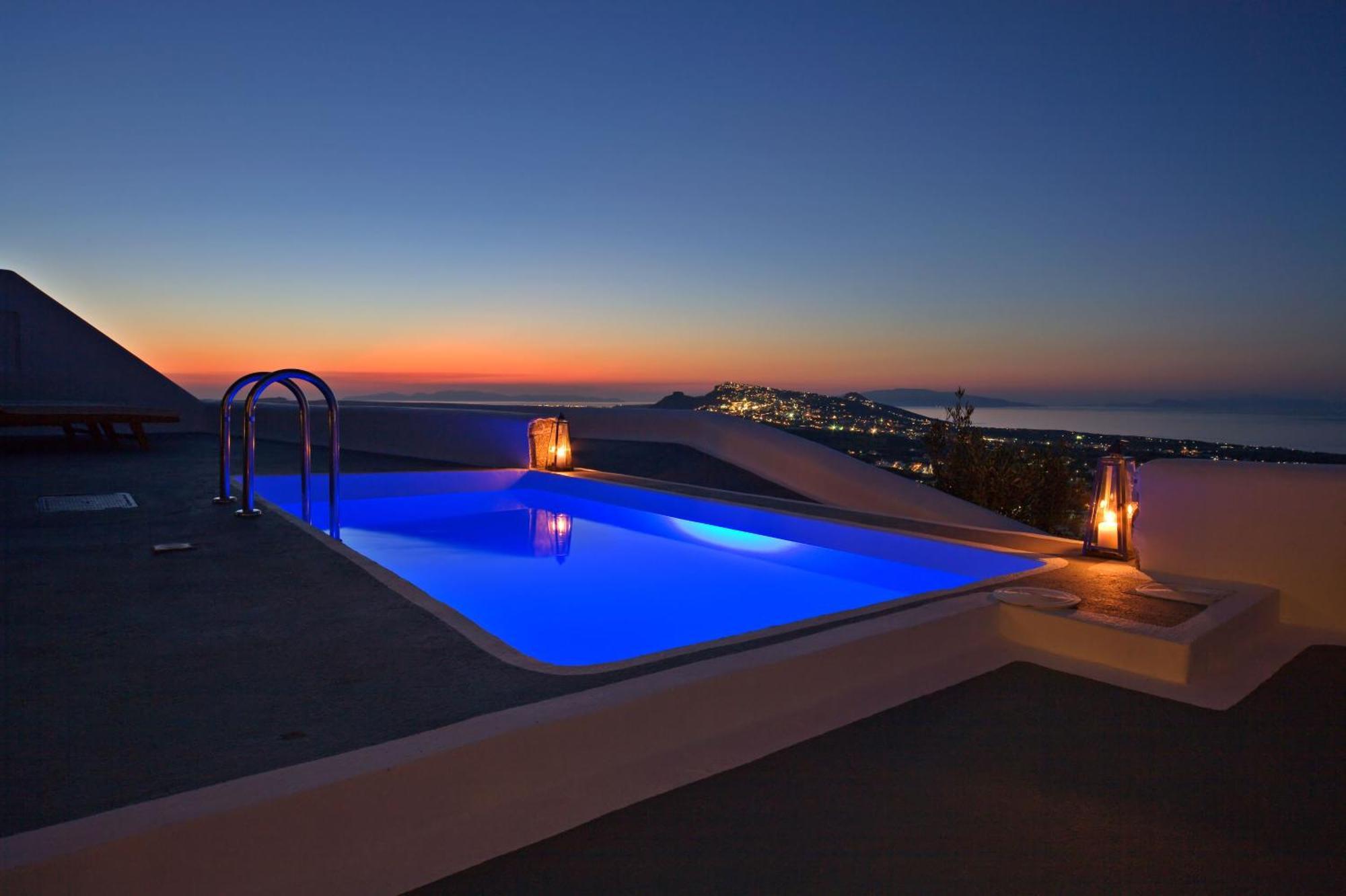 Senior Suite with Pool and Panoramic View