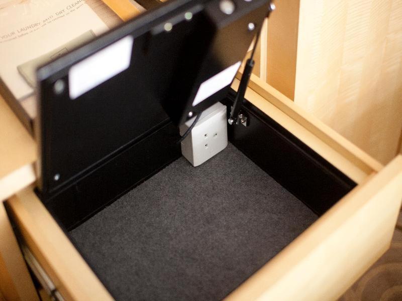 Sky Kamer met Queensize Bed en Uitzicht op Haven