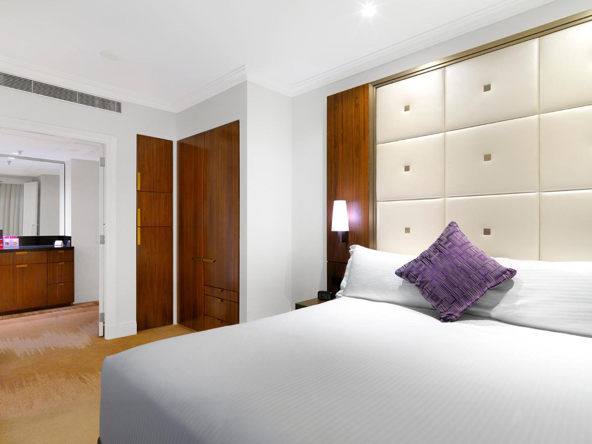Deluxe Park Suite