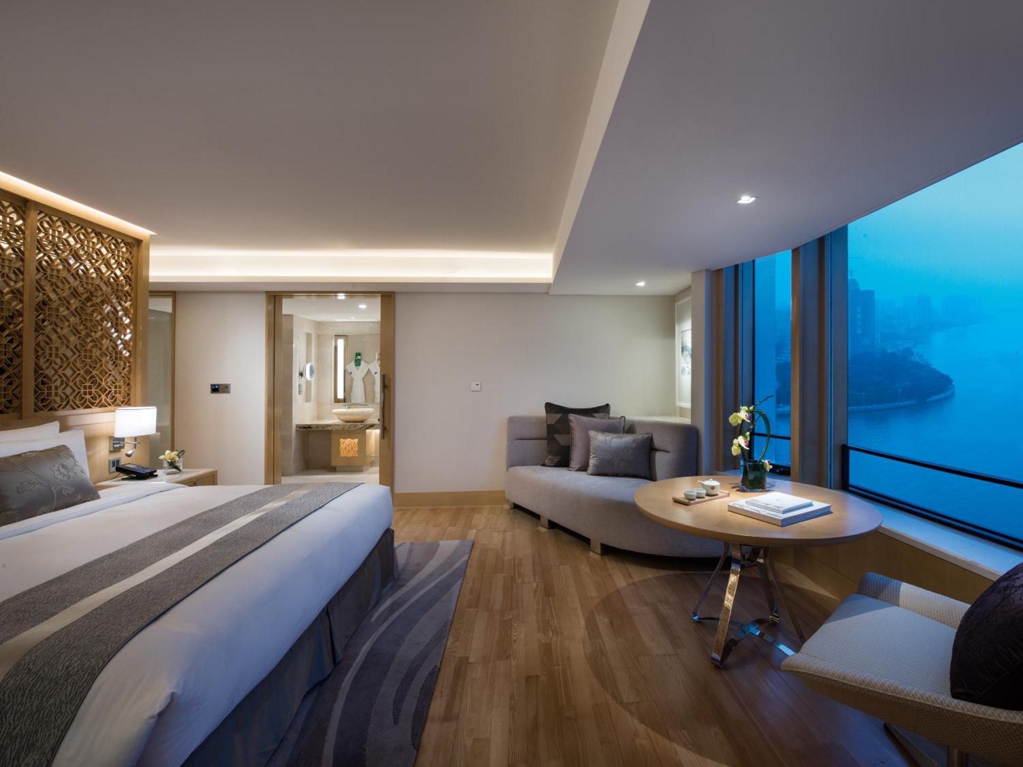 Deluxe King Room River View