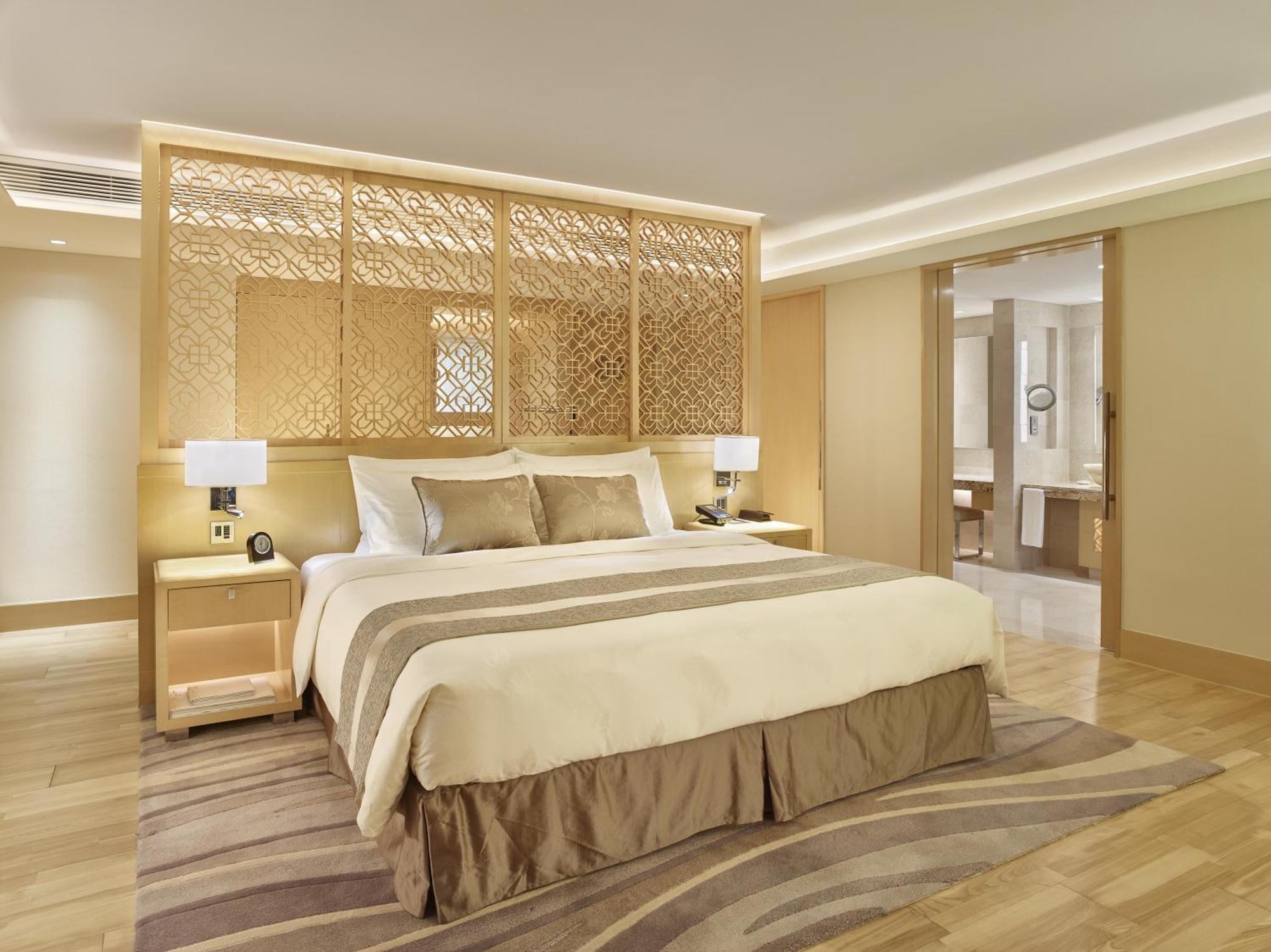 Deluxe King Room River View