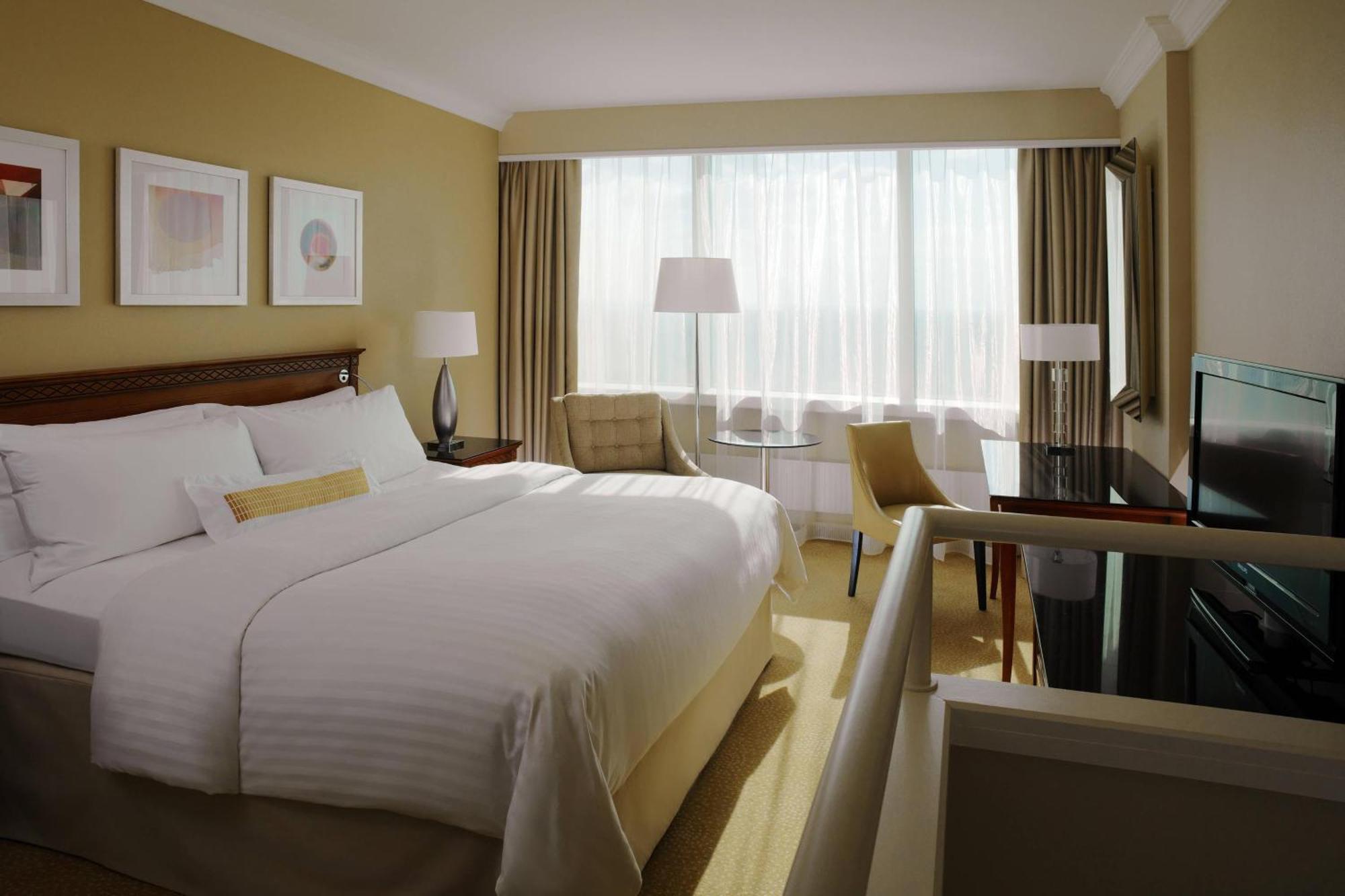 Bi-Level Suite
