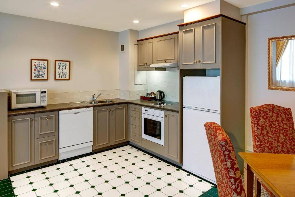 One-Bedroom Apartment,1212985186:JPEG