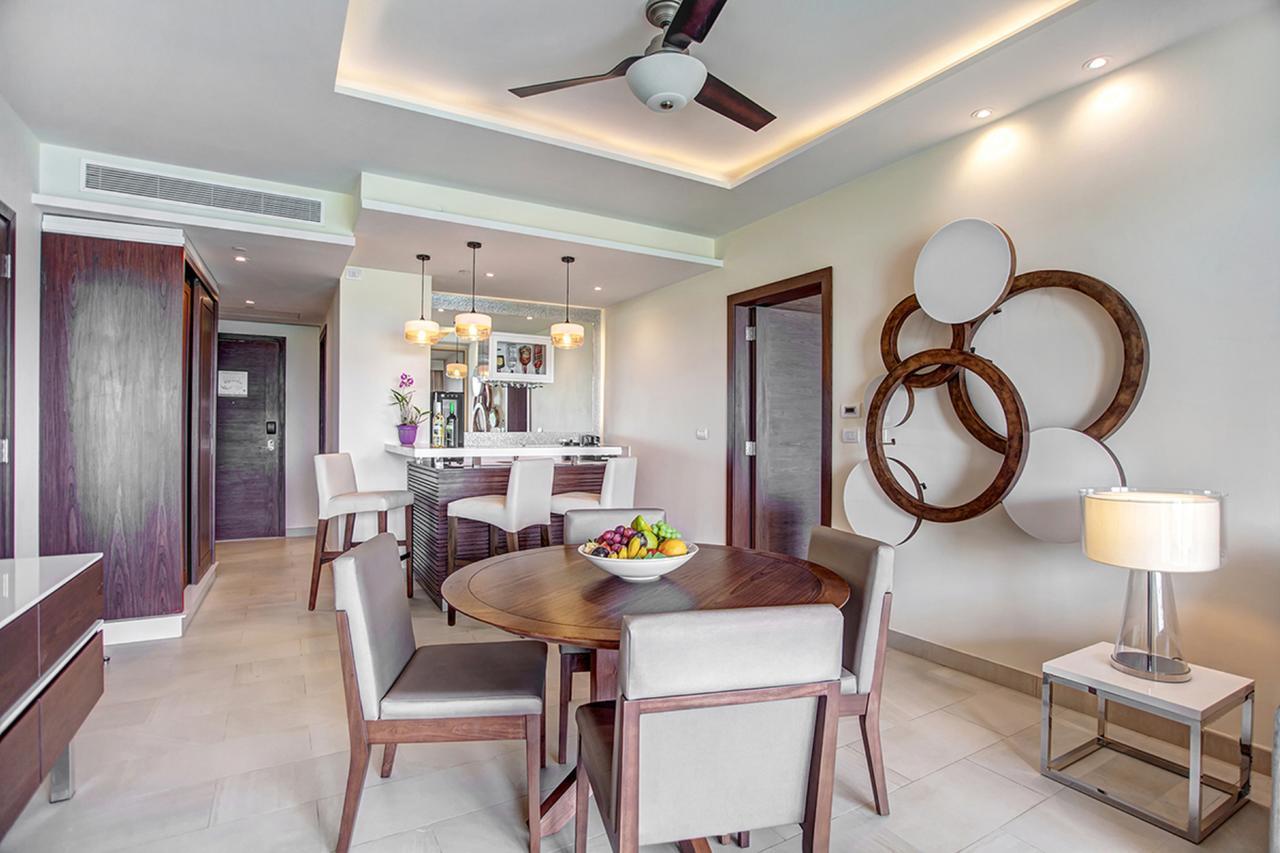 Luxury Penthouse One Bedroom Suite Ocean View Terrace Jacuzzi
