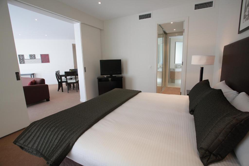 One-Bedroom Apartment,61954186:JPEG