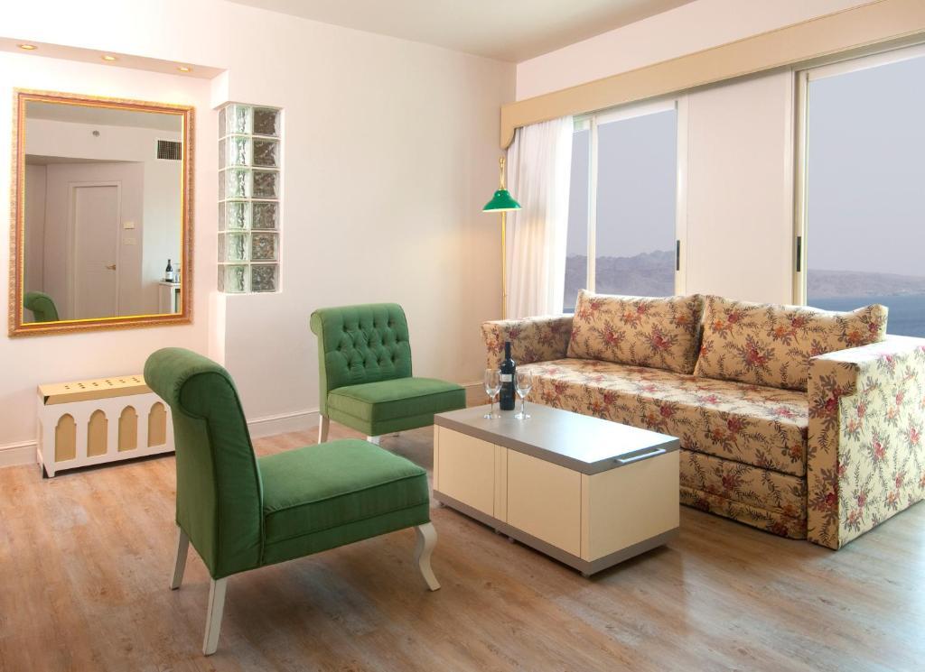 Castle Suite,96334535:JPEG