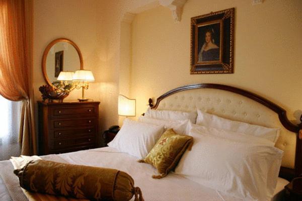 Superior Double or Twin Room Garden View