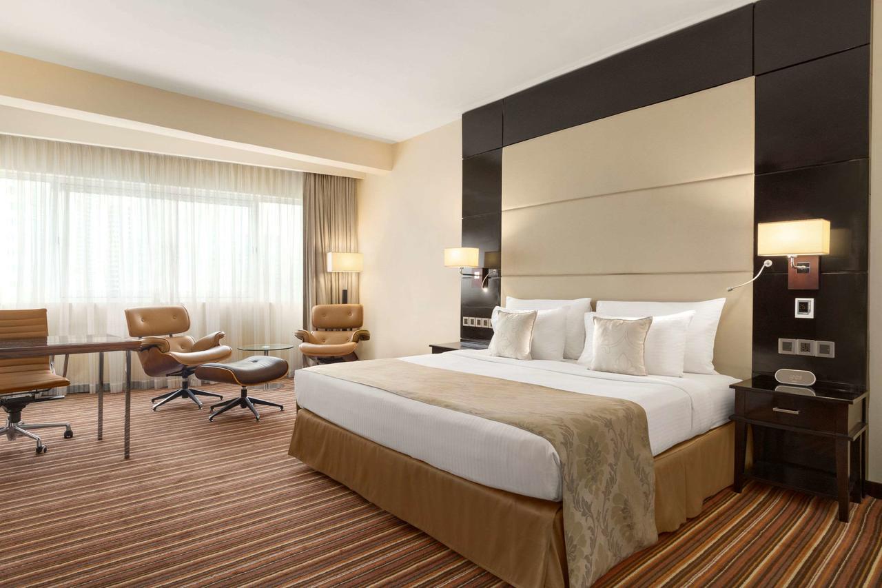 Splendor Suite,697592115:JPEG