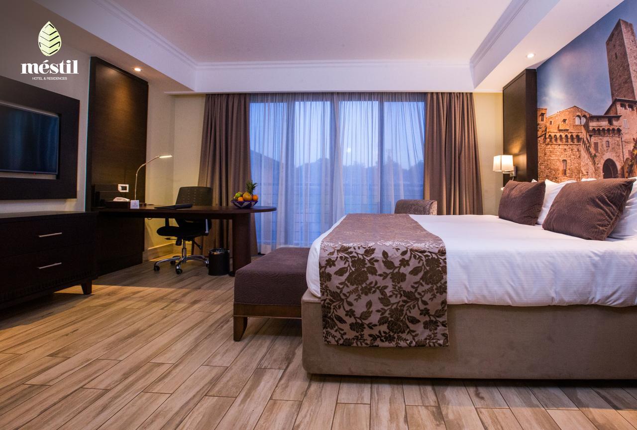 Executive Room,631943847:JPEG