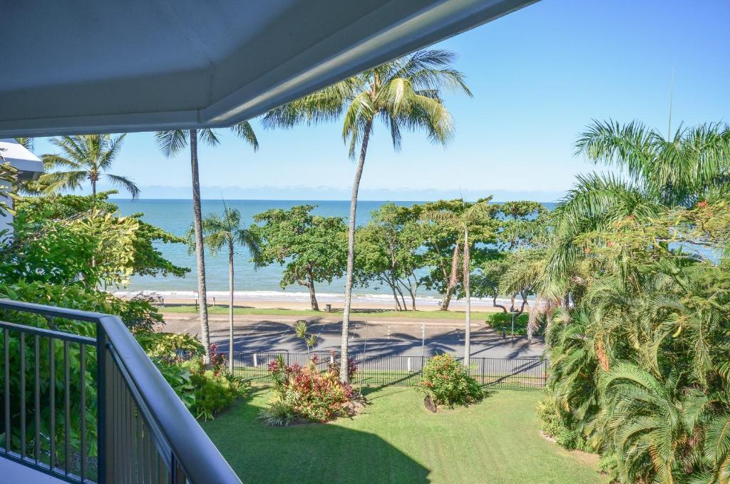 Superior Seaview One-Bedroom Apartment with Seaview