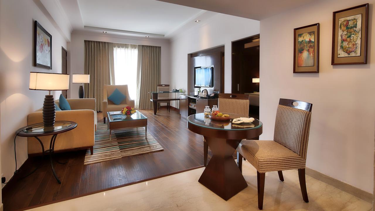 Suite 2 Way Airport Transfer on SPA 4pcs of Laundry or room or nightIINR 2000 F&B creditDaily Fruit basket 1 bottle of whiskey or as per availability Dragon If all meals room is booked Sightseeing transport services Lounge Ac