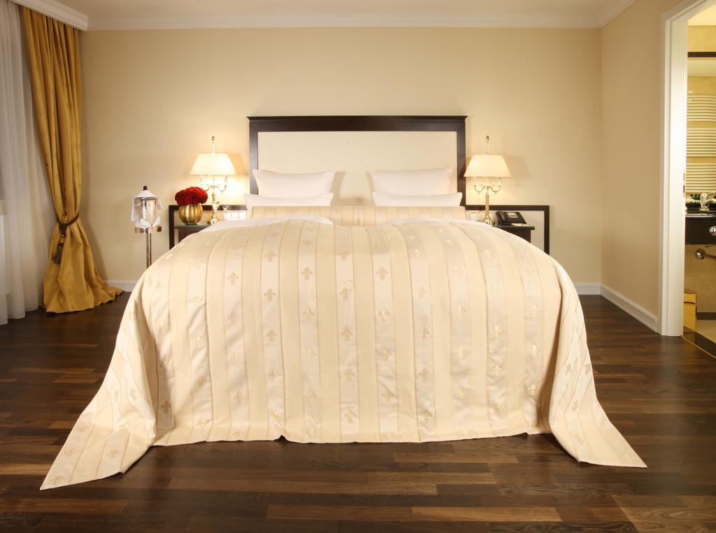 Executive Junior Suite,1555775512:JPEG