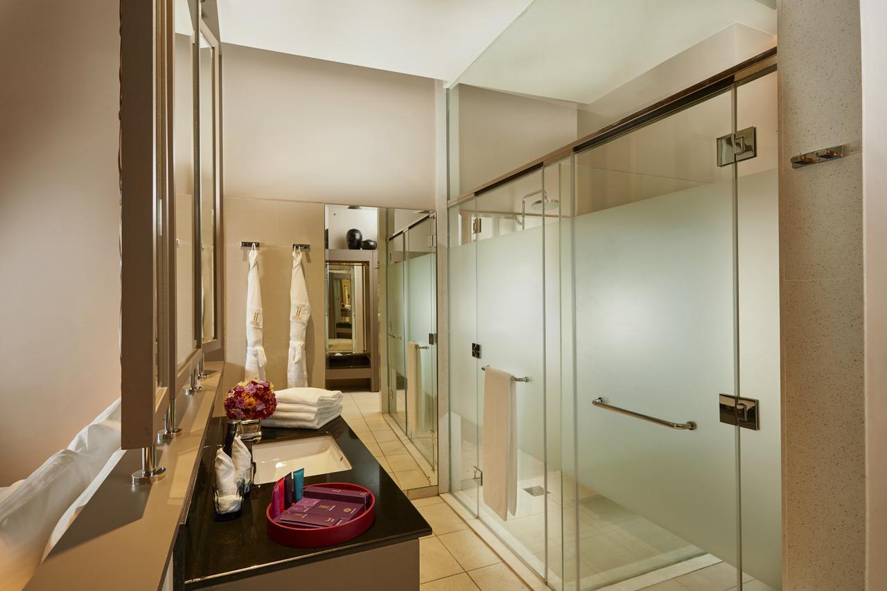 Premium King Room - USD 10 credit on Food & Beverages Per Day 