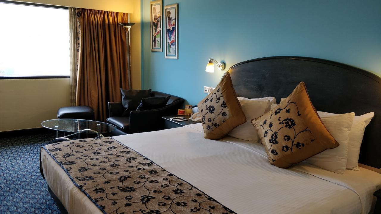 Club Room complimentary on F&B