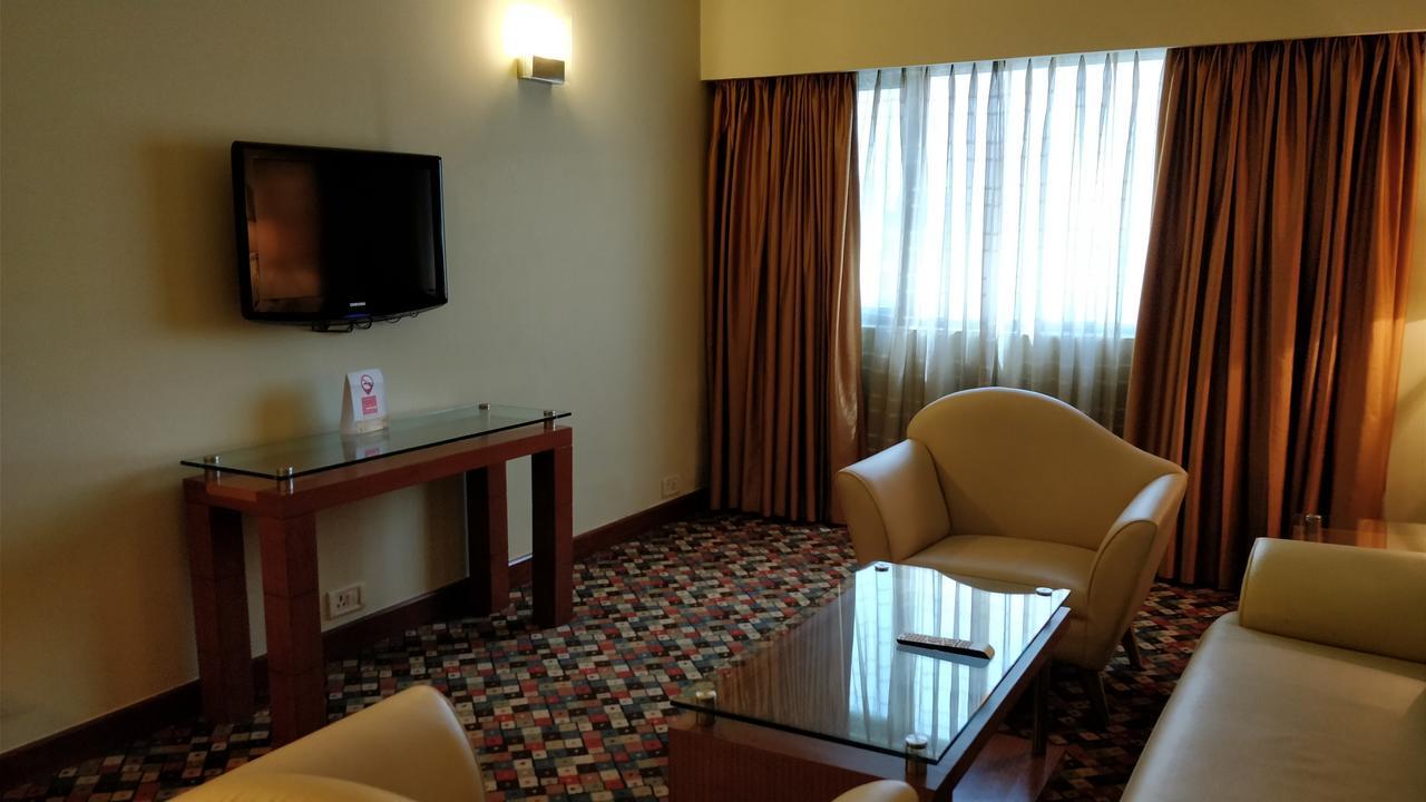 Executive Suite complimentary on F&B 3 pints of beer at Atrium Bar One way Airport Transfer