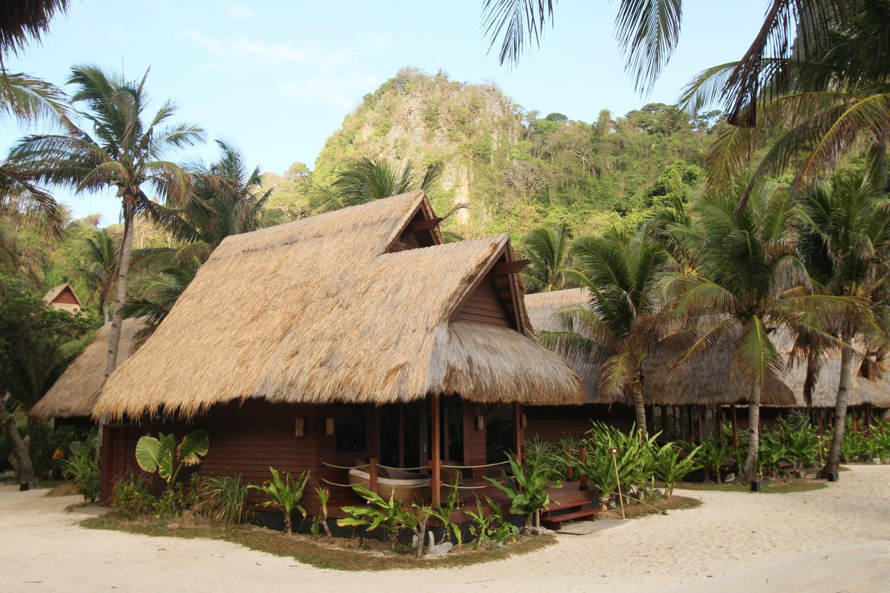 Beach Front Villa with Free Roundtrip Lio Airport Transfers,646100667:JPEG
