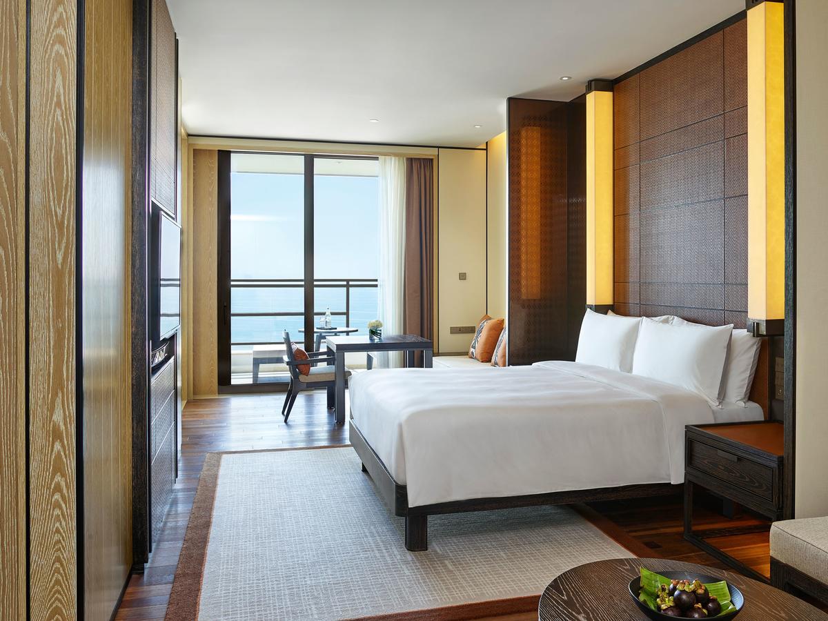 Deluxe King Room Ocean View