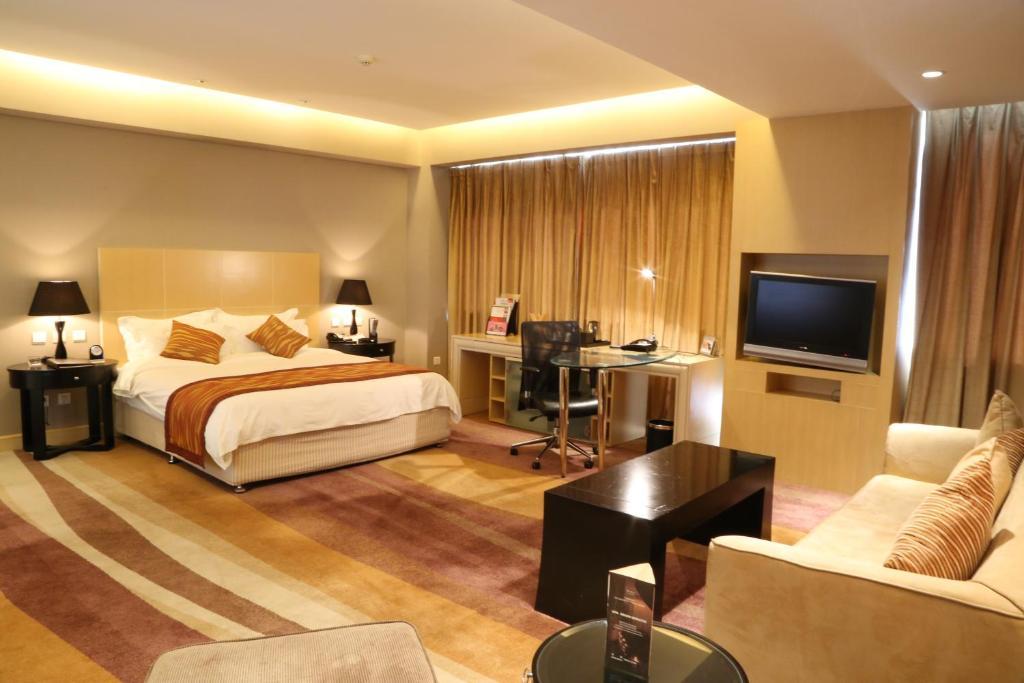 Deluxe Queen Room