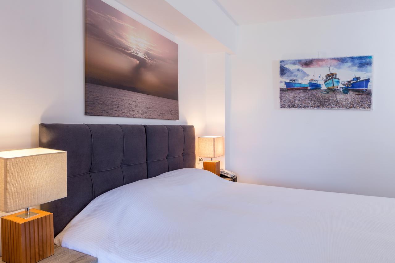 Classic Double or Twin Room with Sea View,652713900:JPEG