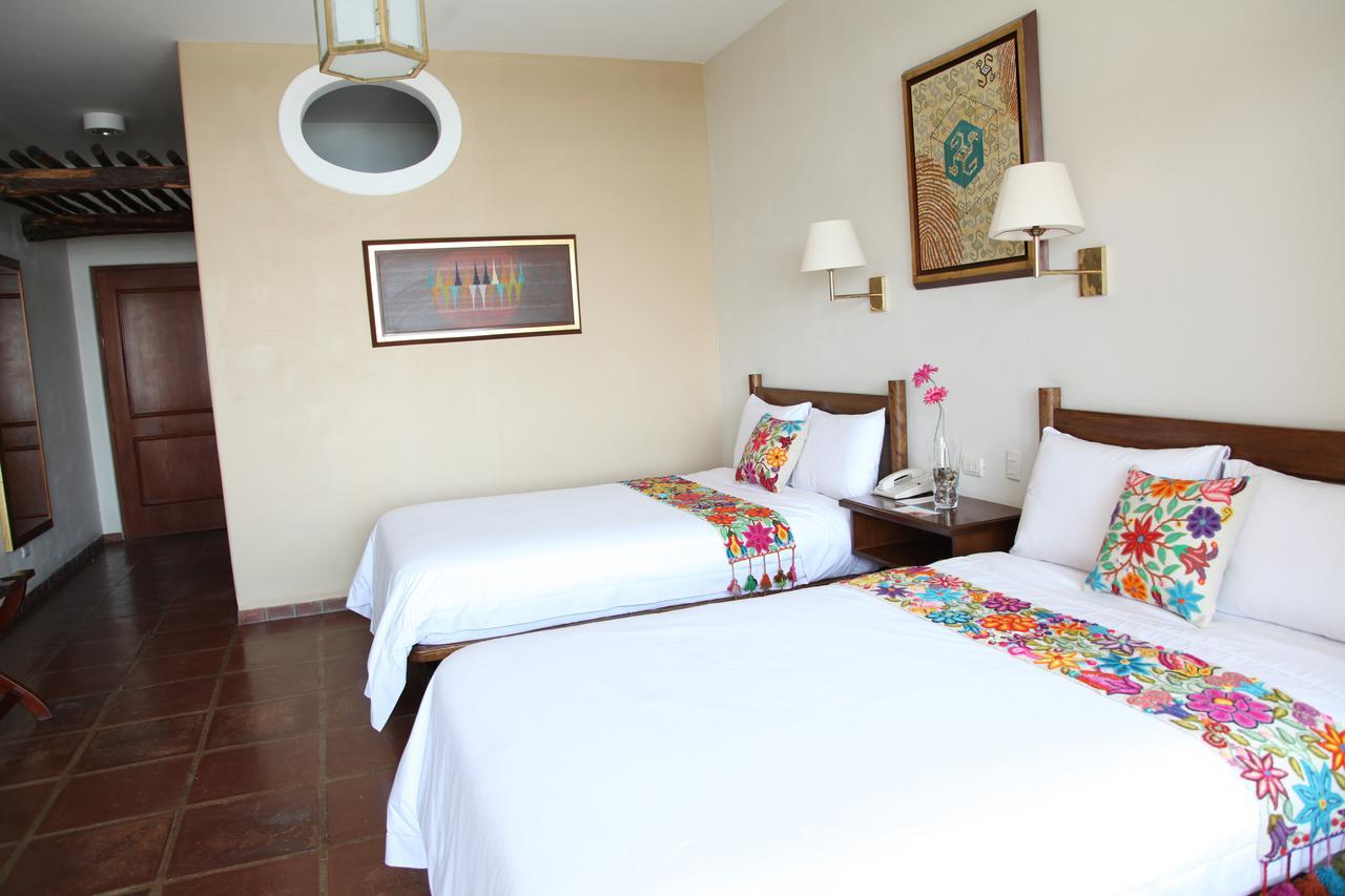 Twin Room with inside view