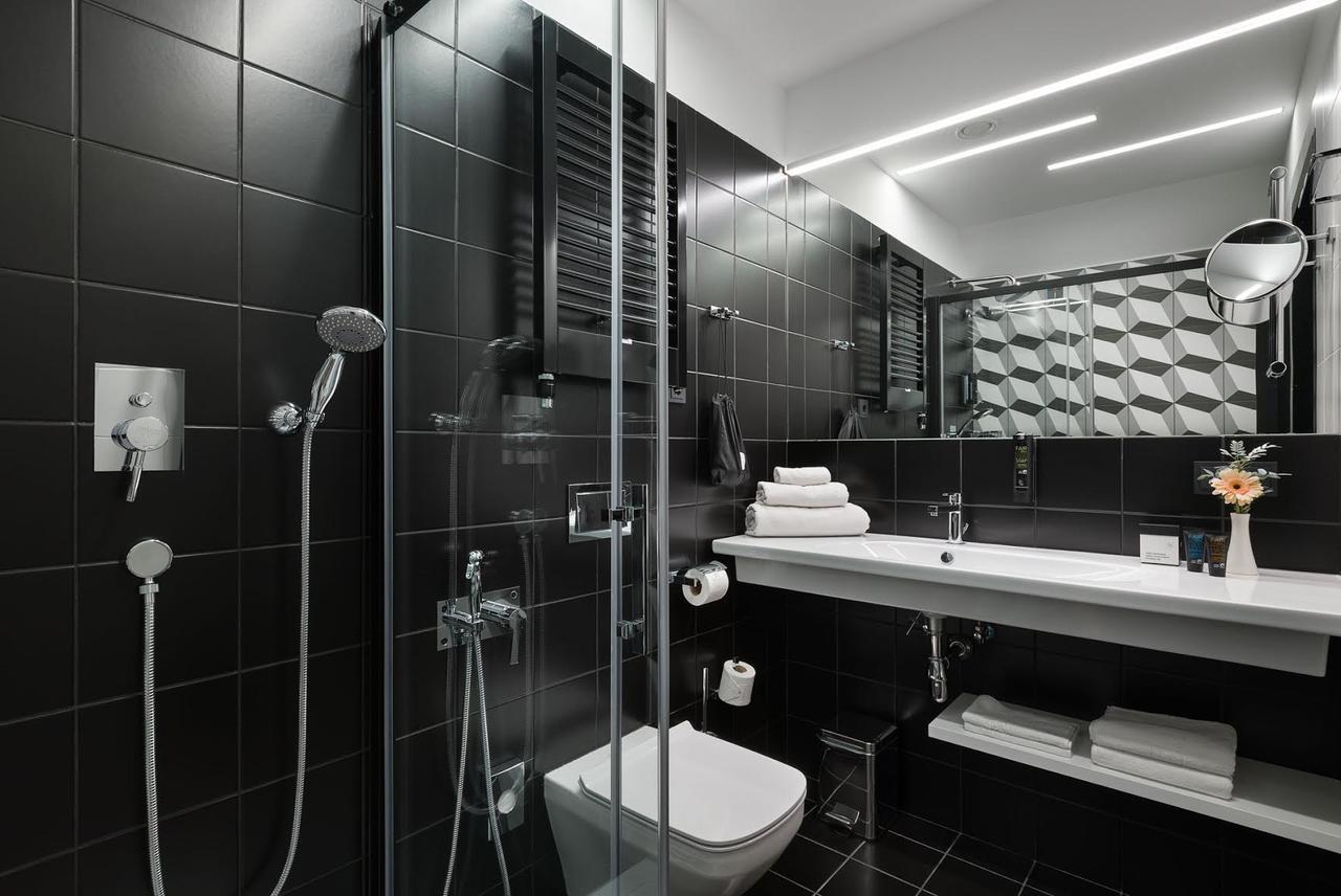 Superior King Room,657646989:JPEG