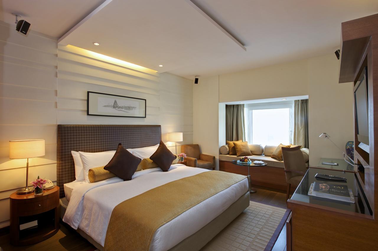 Luxury Room with King Bed,887867782:JPEG