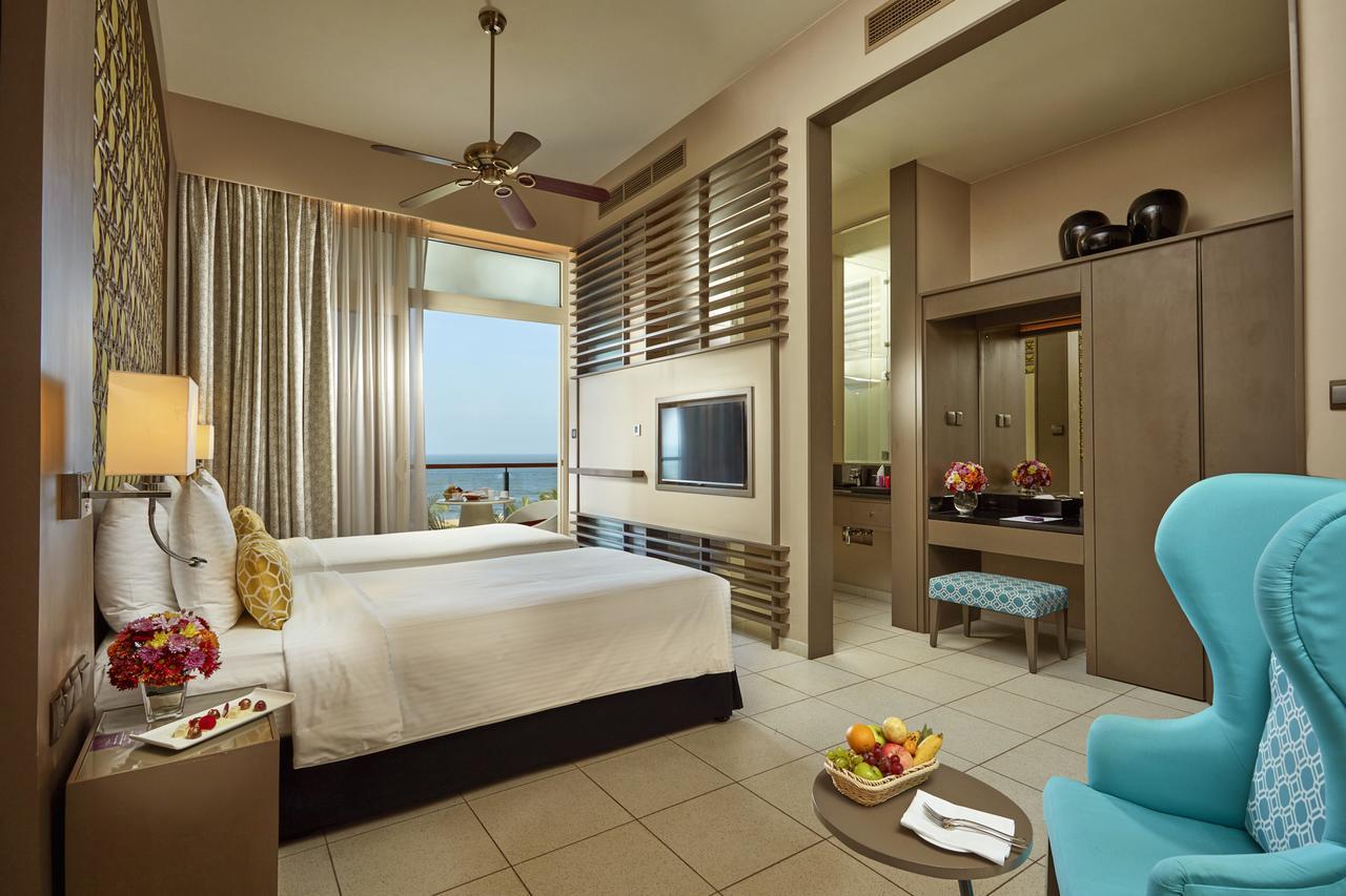 Superior Deluxe Twin Room Sea View on Spa on Food & Beverage & High Tea