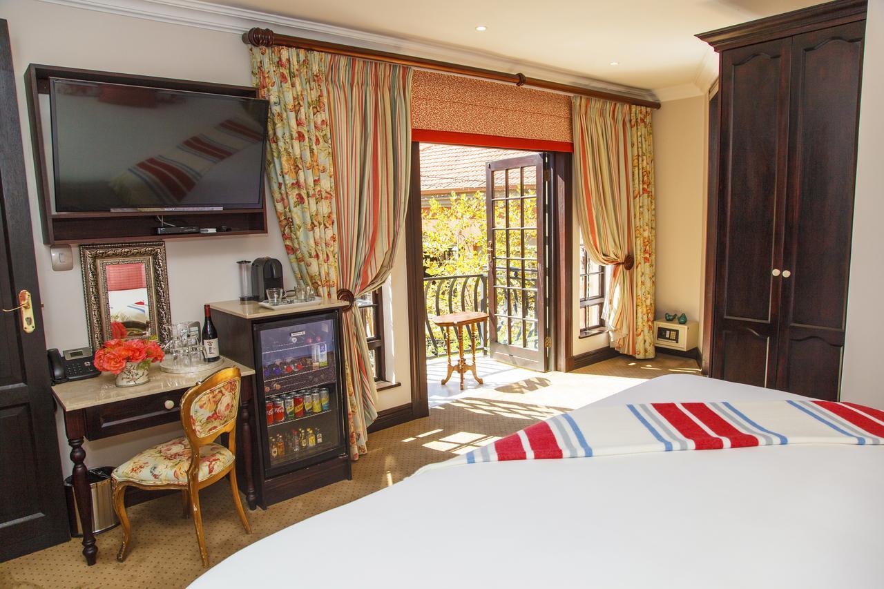 Deluxe King Suite