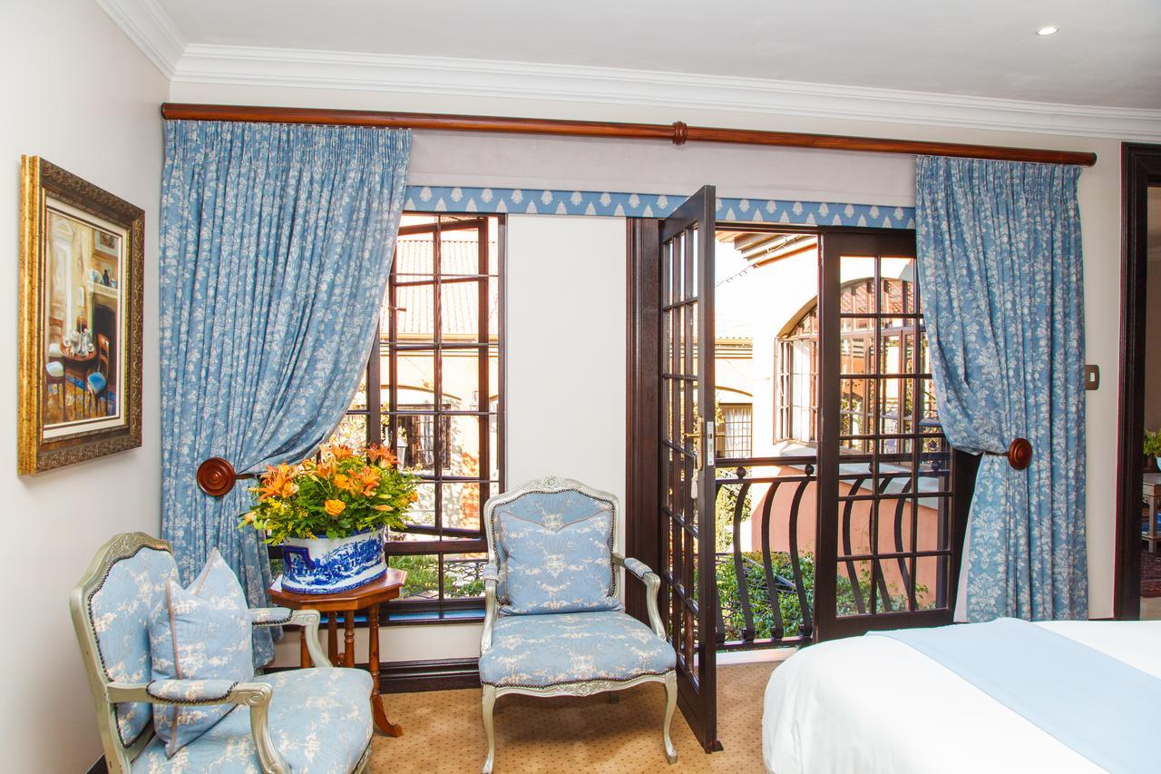 Deluxe King Suite